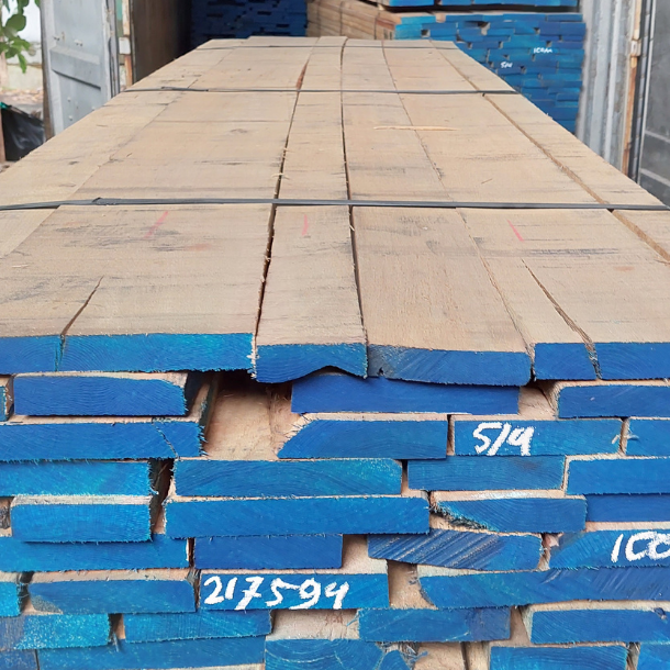 Picture of White Oak 5/4 1 COM Lumber
